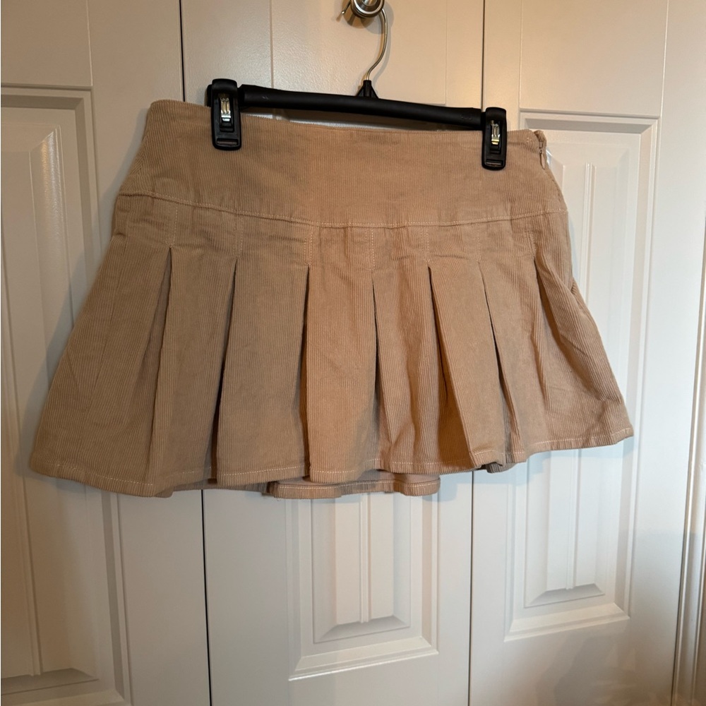 American Eagle Tan Pleated Women's Skort